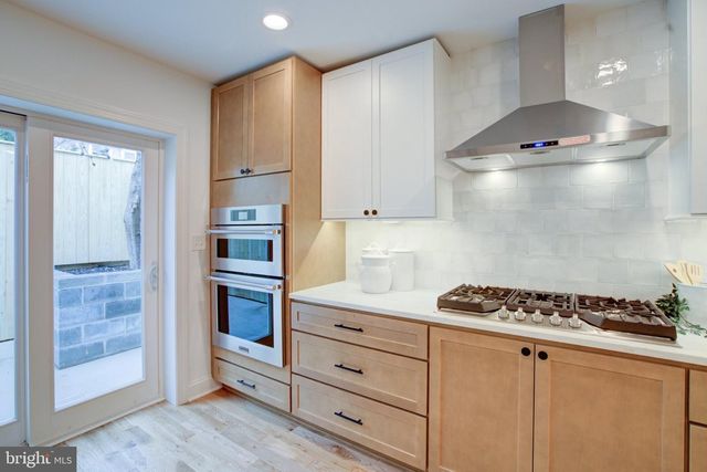 821 S CURLEY ST, Baltimore, MD 21224