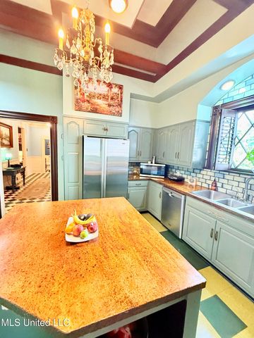 433 S Main Street, Grenada, MS 38901