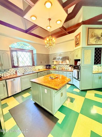 433 S Main Street, Grenada, MS 38901