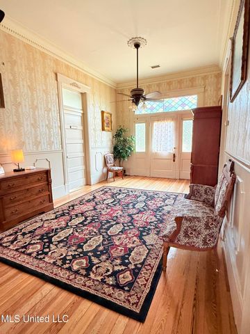 433 S Main Street, Grenada, MS 38901