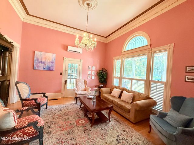 433 S Main Street, Grenada, MS 38901