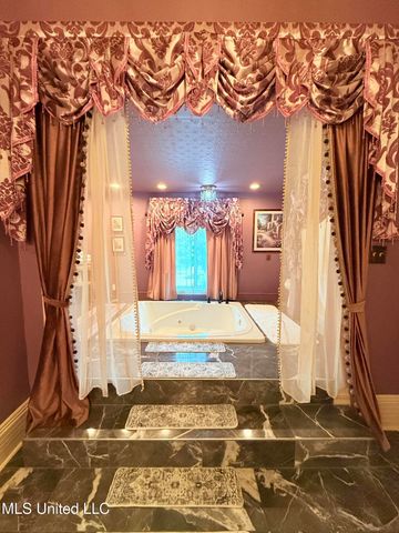 433 S Main Street, Grenada, MS 38901