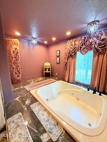 433 S Main Street, Grenada, MS 38901