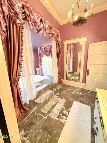 433 S Main Street, Grenada, MS 38901