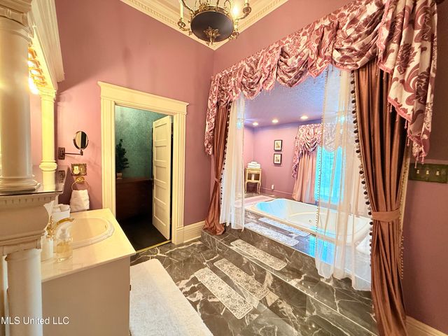 433 S Main Street, Grenada, MS 38901