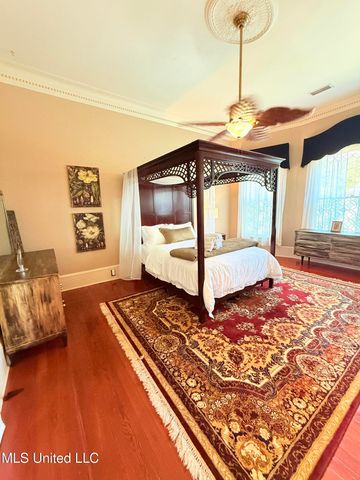 433 S Main Street, Grenada, MS 38901