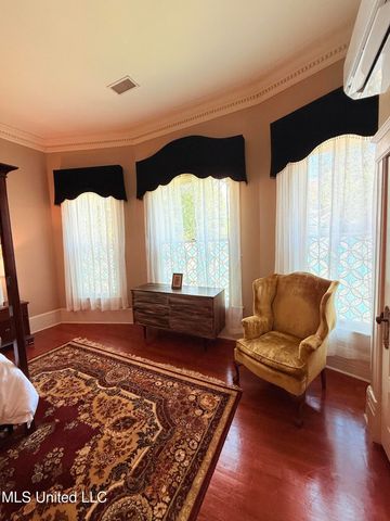 433 S Main Street, Grenada, MS 38901