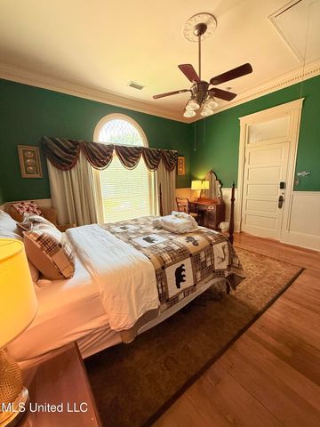 433 S Main Street, Grenada, MS 38901