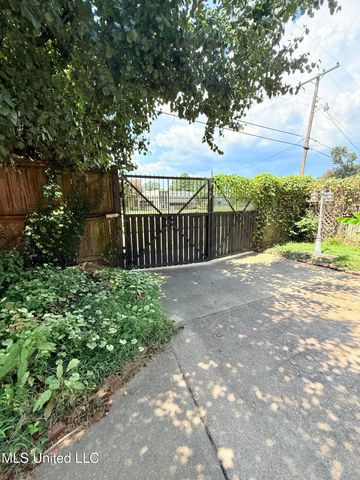 433 S Main Street, Grenada, MS 38901