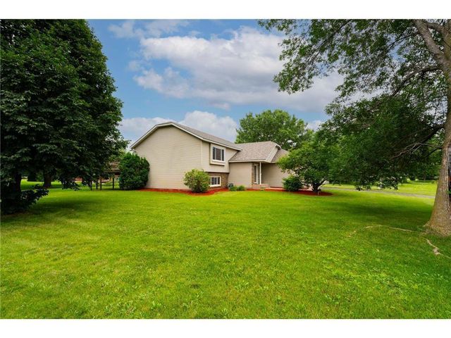 7009 Rolling View Drive, Saint Cloud, MN 56303