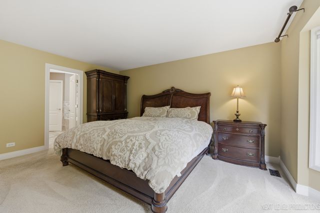 1650 Fox Trail Drive, Batavia, IL 60510