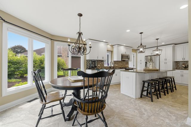 1650 Fox Trail Drive, Batavia, IL 60510