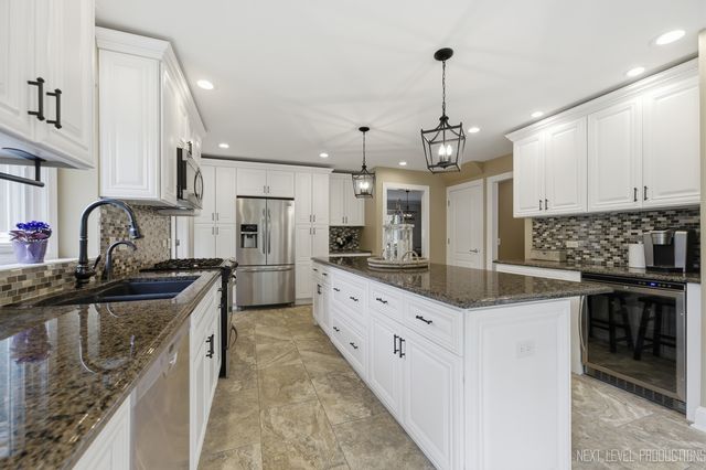 1650 Fox Trail Drive, Batavia, IL 60510