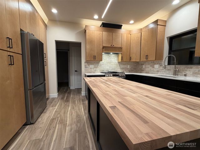 9303 129th Street Ct NW, Gig Harbor, WA 98329