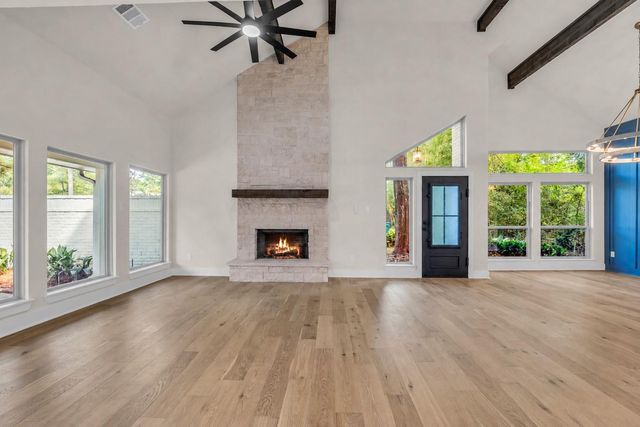4 N Autumnwood Way, The Woodlands, TX 77380