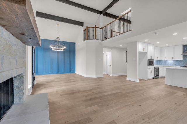 4 N Autumnwood Way, The Woodlands, TX 77380