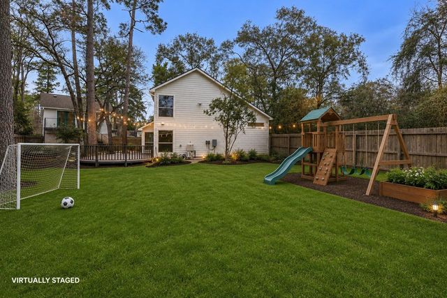 4 N Autumnwood Way, The Woodlands, TX 77380