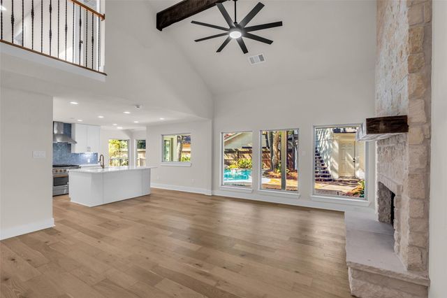 4 N Autumnwood Way, The Woodlands, TX 77380