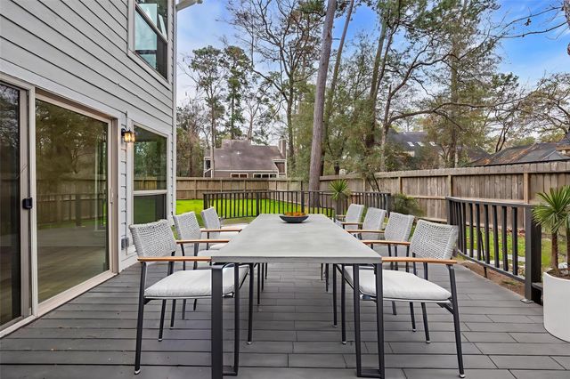 4 N Autumnwood Way, The Woodlands, TX 77380