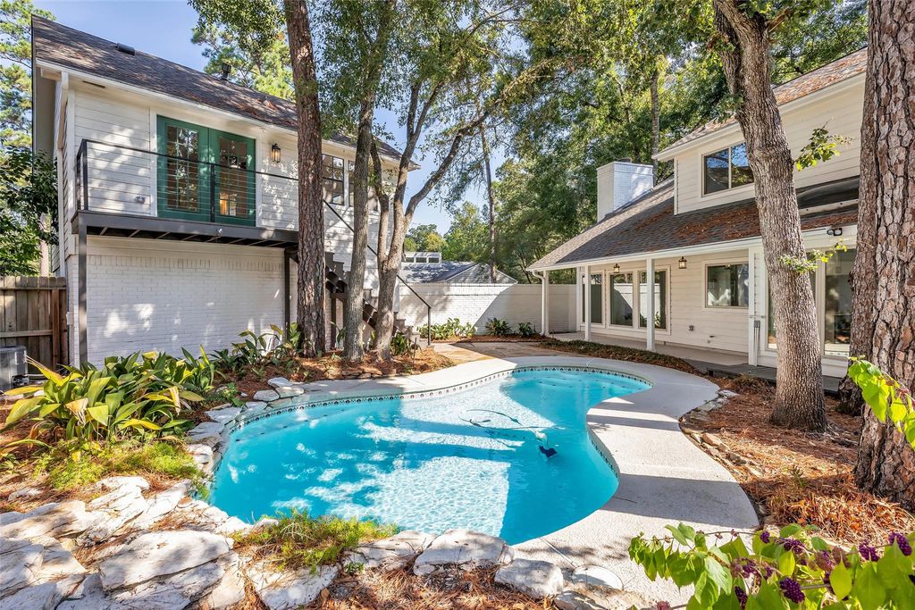 4 N Autumnwood Way, The Woodlands, TX 77380