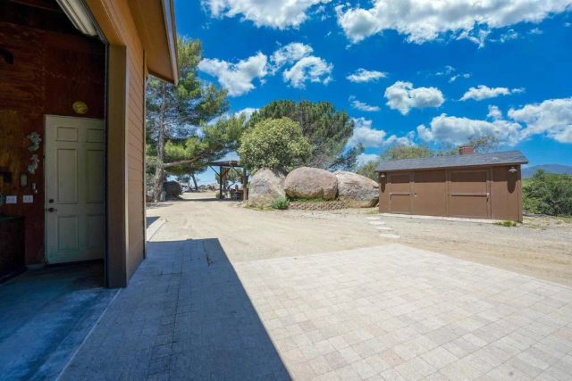 21057 Sutherland Dam Road, Ramona, CA 92065