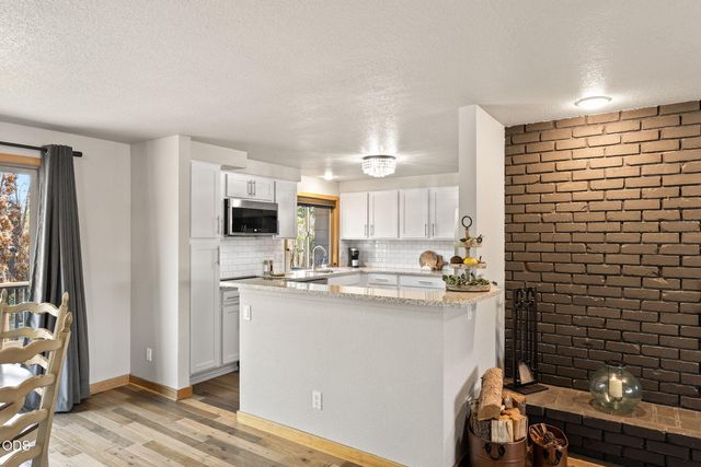 1430 NE Sharkey Terrace, Bend, OR 97701