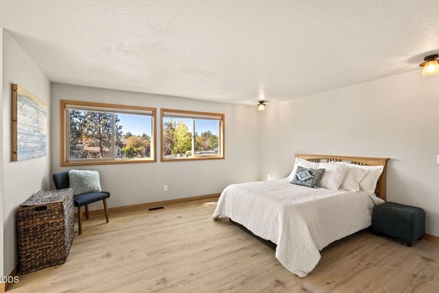 1430 NE Sharkey Terrace, Bend, OR 97701