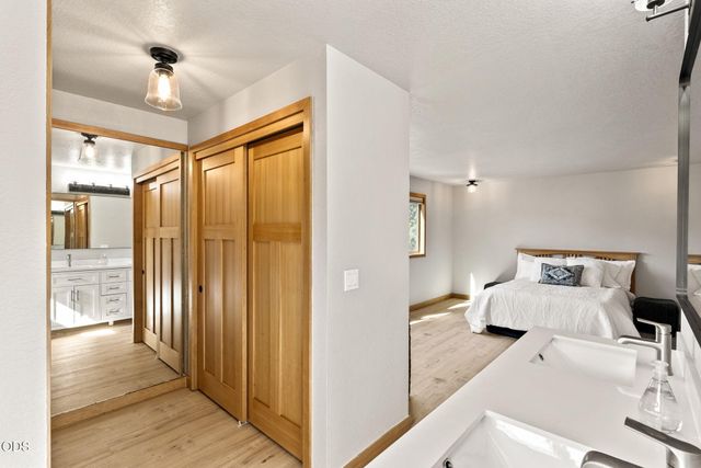 1430 NE Sharkey Terrace, Bend, OR 97701