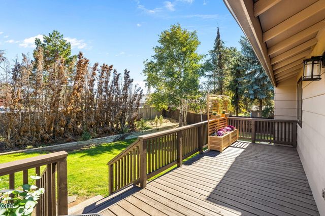 1430 NE Sharkey Terrace, Bend, OR 97701