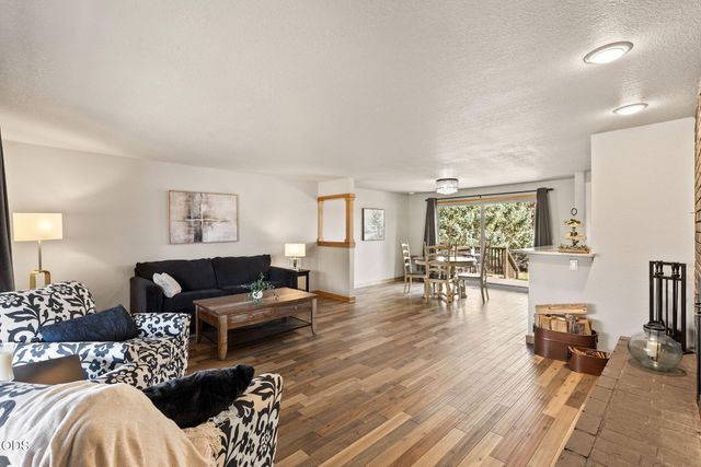 1430 NE Sharkey Terrace, Bend, OR 97701