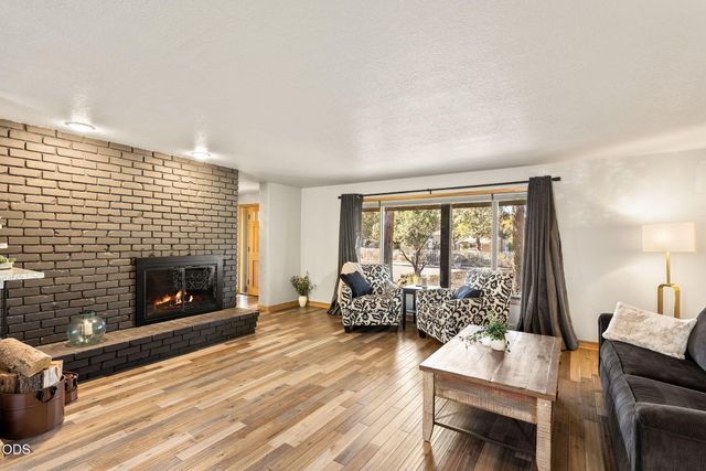 1430 NE Sharkey Terrace, Bend, OR 97701
