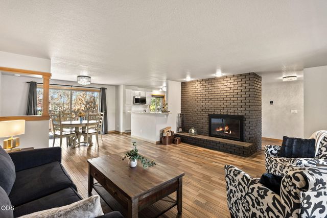 1430 NE Sharkey Terrace, Bend, OR 97701