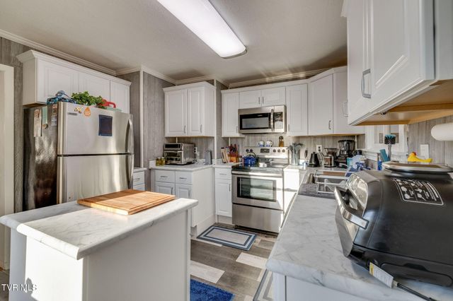 2440 Broad Street, Bristol, TN 37620