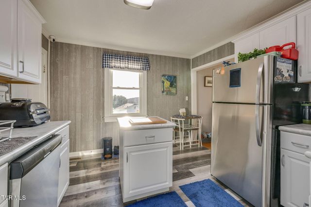 2440 Broad Street, Bristol, TN 37620