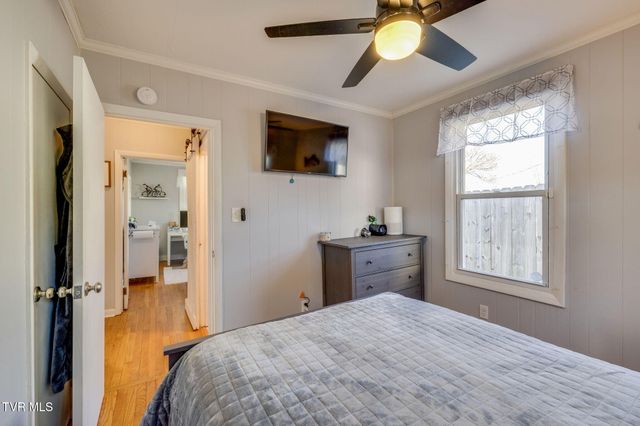 2440 Broad Street, Bristol, TN 37620