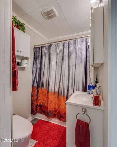 2440 Broad Street, Bristol, TN 37620