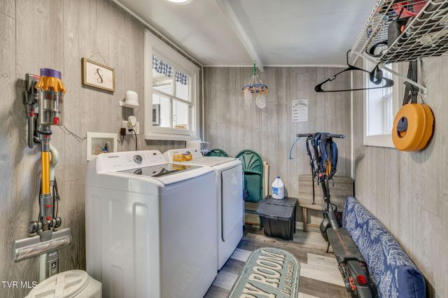 2440 Broad Street, Bristol, TN 37620