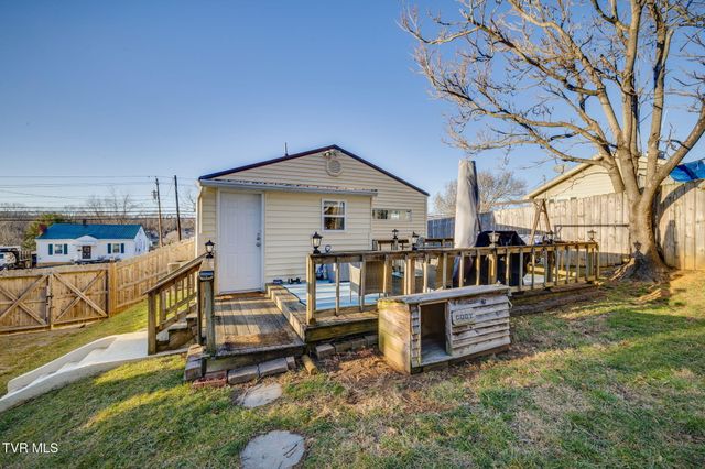 2440 Broad Street, Bristol, TN 37620