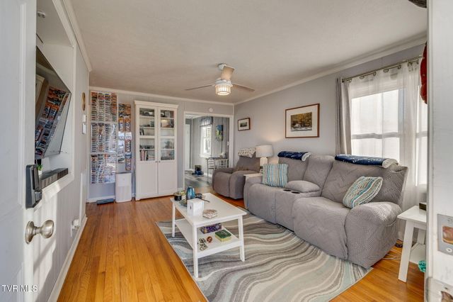 2440 Broad Street, Bristol, TN 37620