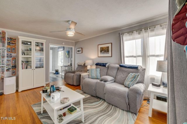 2440 Broad Street, Bristol, TN 37620