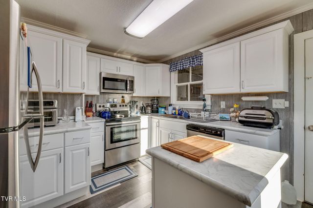 2440 Broad Street, Bristol, TN 37620