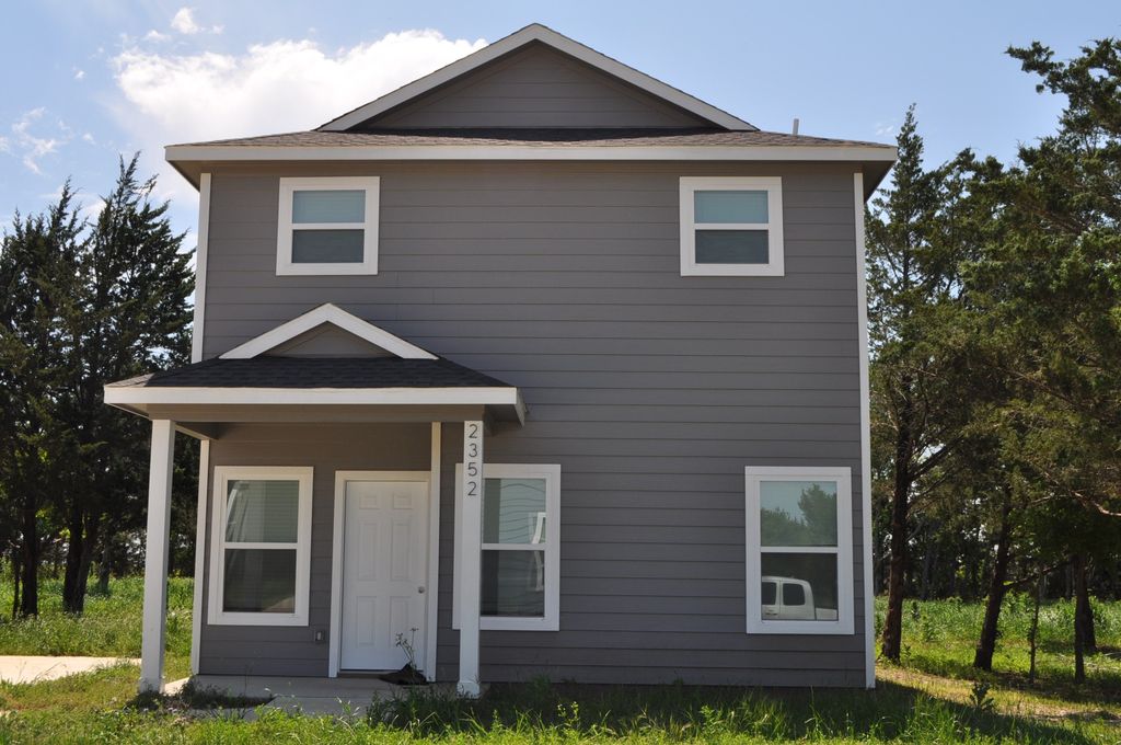 2352 Murphy Court, Red Oak, TX 75154