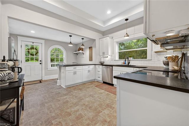 213 Bosley Ave, Suffolk, VA 23434