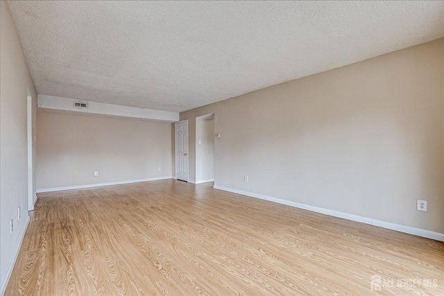 223 Edison Glen Terrace, Edison, NJ 08837