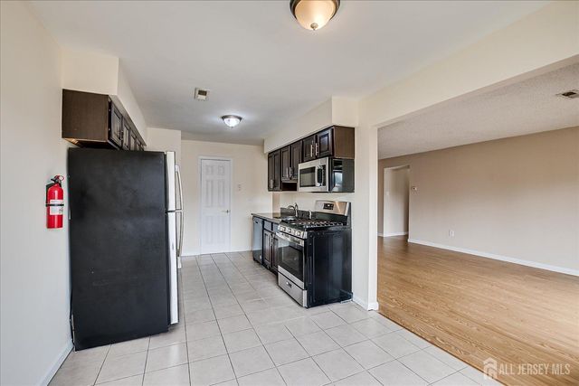 223 Edison Glen Terrace, Edison, NJ 08837