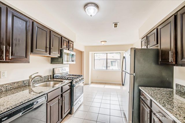 223 Edison Glen Terrace, Edison, NJ 08837