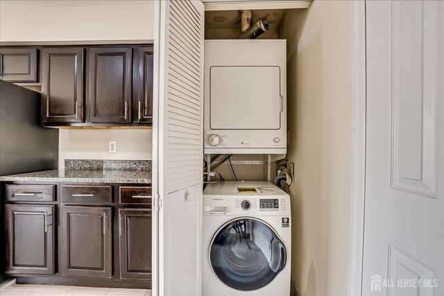 223 Edison Glen Terrace, Edison, NJ 08837