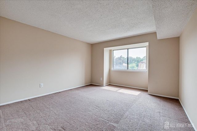 223 Edison Glen Terrace, Edison, NJ 08837