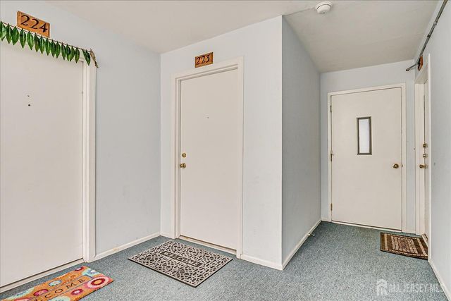 223 Edison Glen Terrace, Edison, NJ 08837