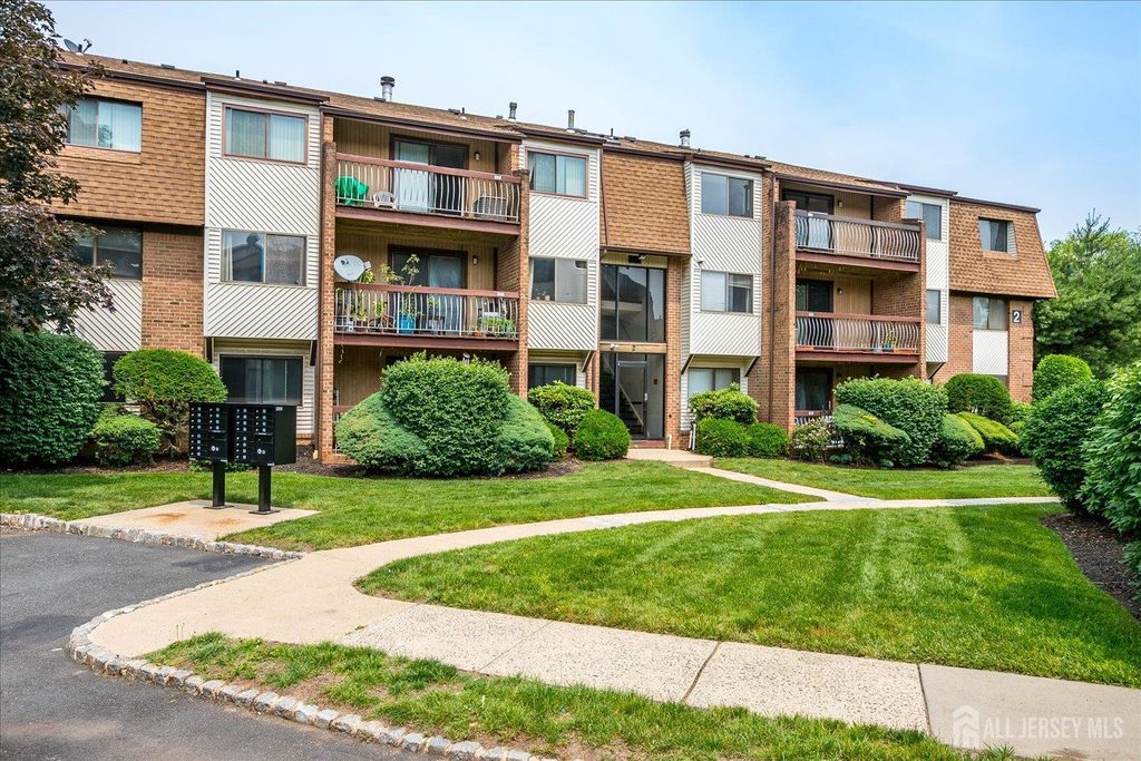 223 Edison Glen Terrace, Edison, NJ 08837